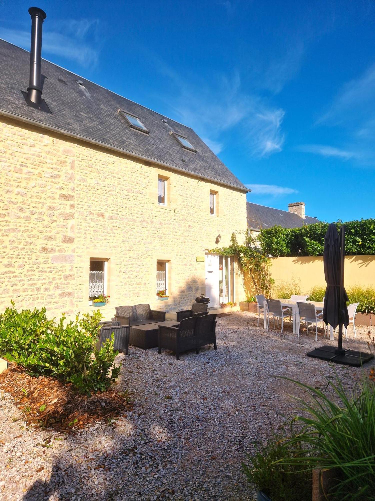 Domaine De Houtteville - Gites - Omaha Beach Normandy Surrain Exterior photo